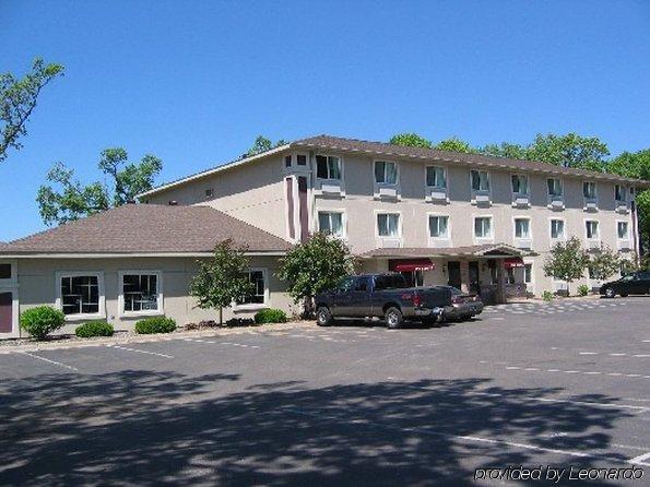 Budget Host Inn & Suites North Branch Εξωτερικό φωτογραφία